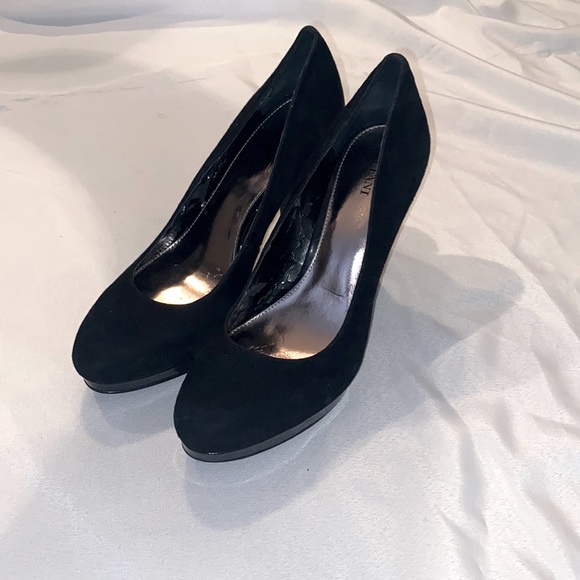 Alfani Suede Round Toe Pump - Picture 1 of 4